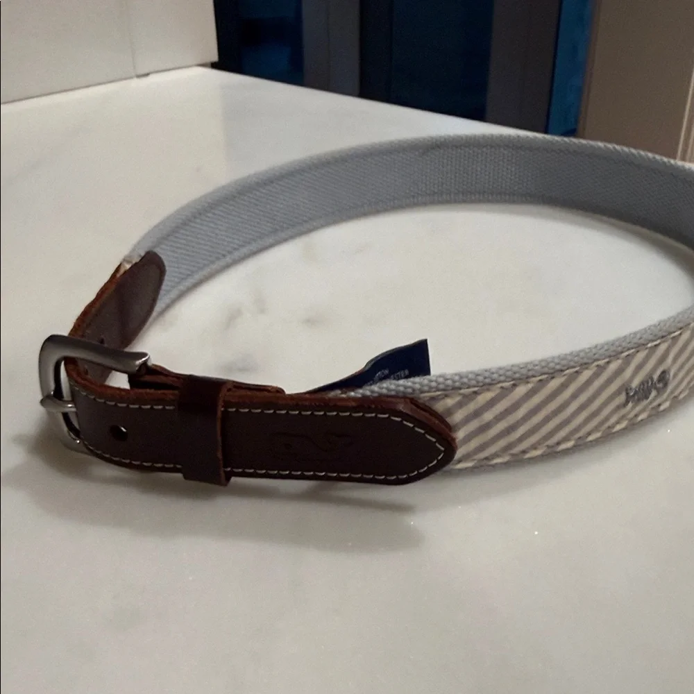 Like New Vineyard Vines fish skeleton gray Belt 26